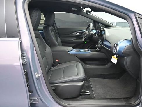 New 2026 Chevrolet Equinox EV LT image 38