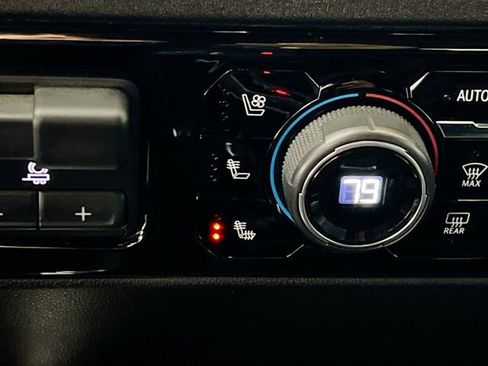 Used 2024 Chevrolet Silverado 1500 High Country w/ Z71 Off-Road Package image 22