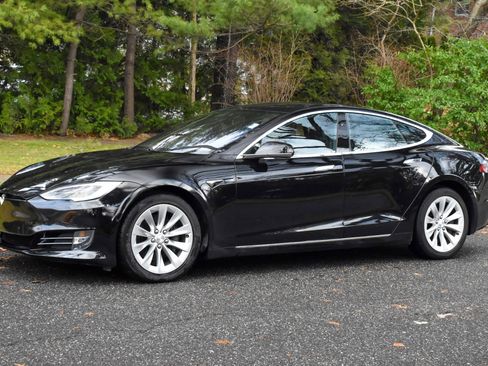 Used 2018 Tesla Model S 75D image 2