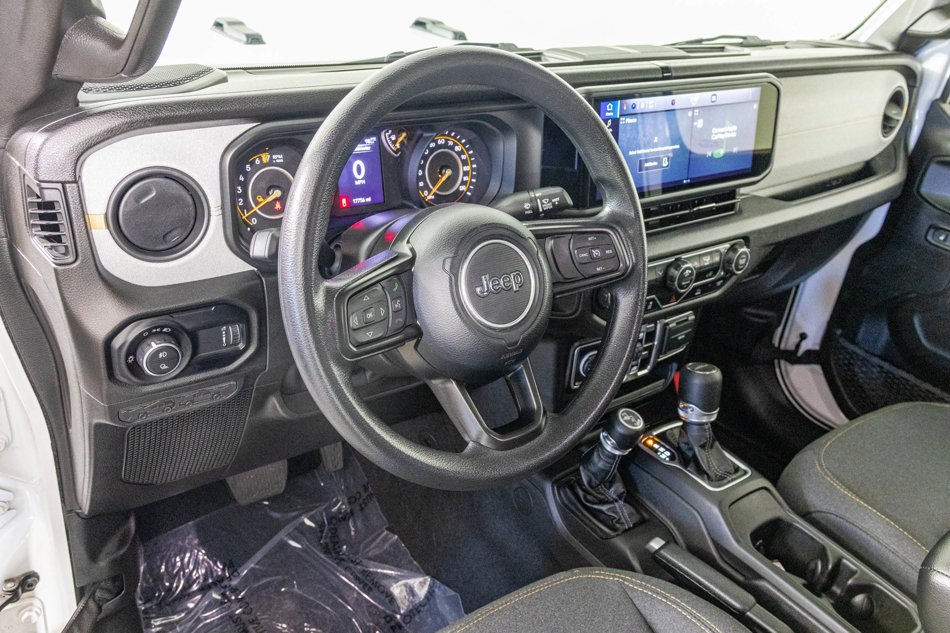 Used 2025 Jeep Gladiator Sport AWD/4WD image 4