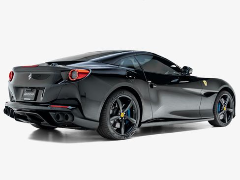 Used 2019 Ferrari Portofino RWD image 14