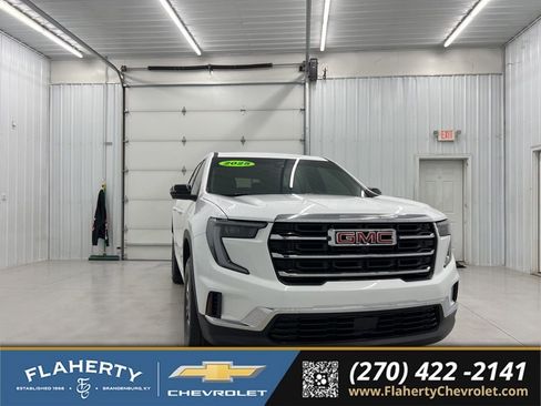 Used 2025 GMC Acadia Elevation FWD image 1