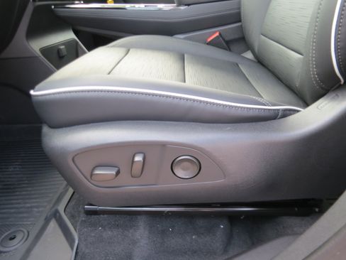 New 2026 Buick Enclave Sport Touring w/ LPO, Floor Liner Package image 15