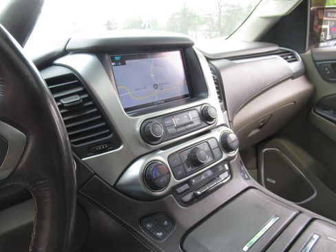 Used 2018 Chevrolet Tahoe Premier AWD/4WD image 39