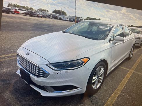 Used 2018 Ford Fusion SE w/ Equipment Group 602A image 1