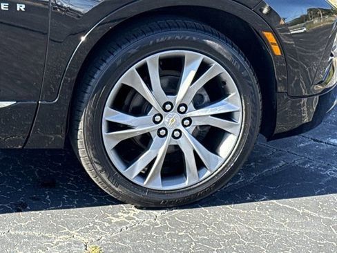 Used 2020 Chevrolet Blazer Premier w/ LPO, Black Grille Bar Package image 5