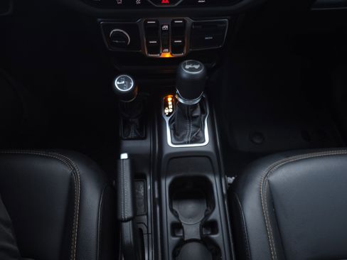 Used 2024 Jeep Wrangler Sahara w/ Technology Group image 23