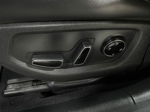 Used 2017 Genesis G80 3.8 w/ Option Group 02 image 16