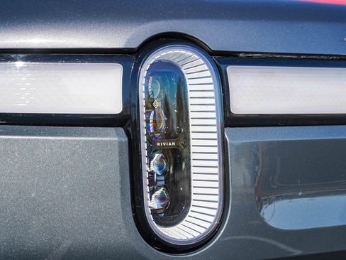 Used 2022 Rivian R1S Launch Edition image 4