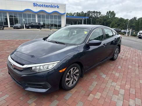 Used 2017 Honda Civic EX image 4