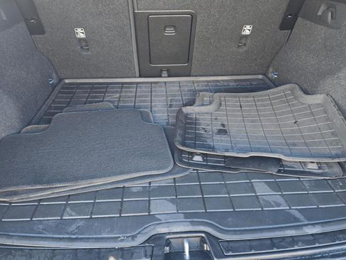 Used 2024 Volvo XC40 Recharge Core w/ Protection Package Premier image 7