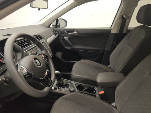 Used 2020 Volkswagen Tiguan S image 17