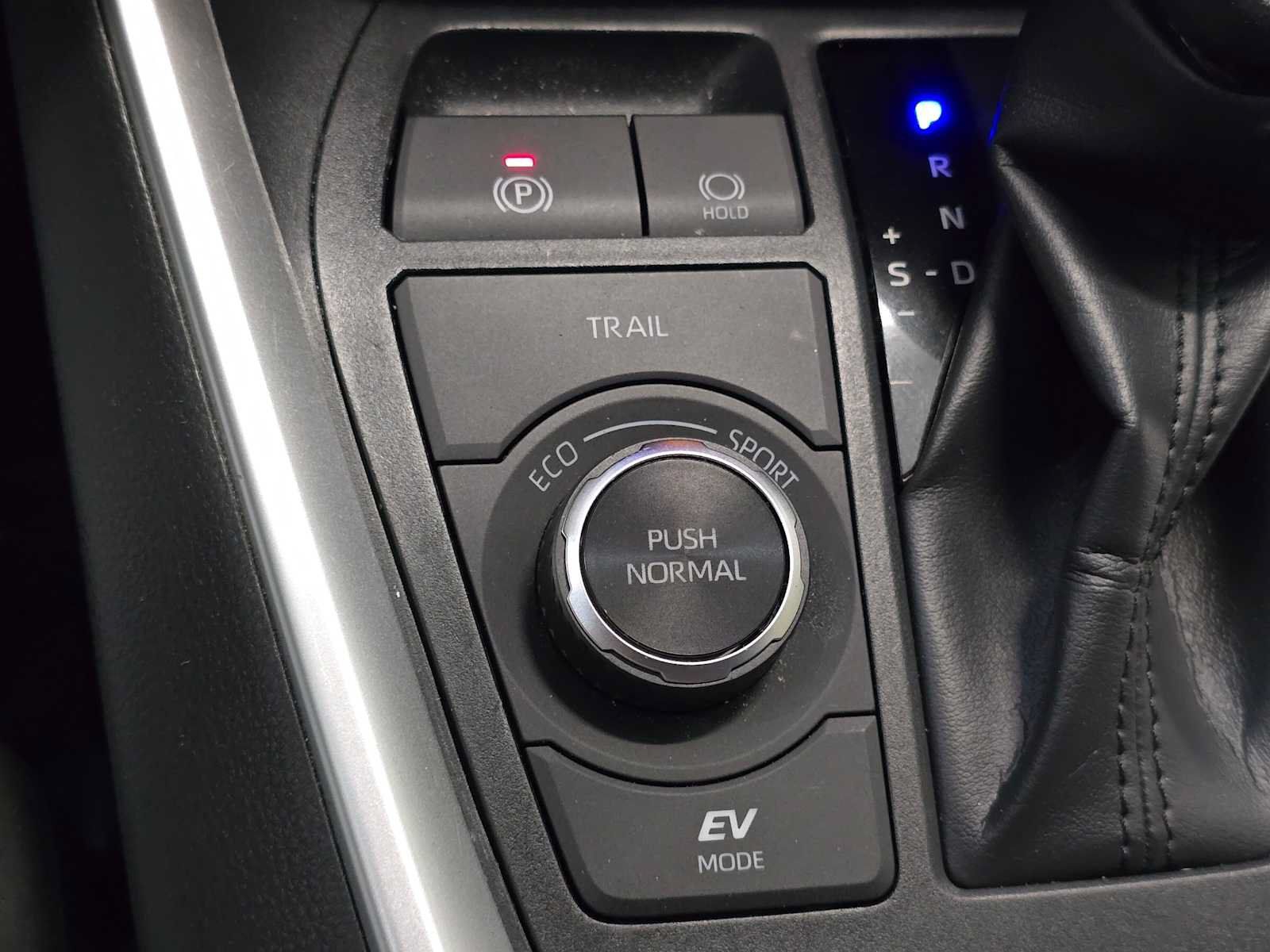 Used 2023 Toyota RAV4 XLE w/ Convenience Package AWD/4WD image 16