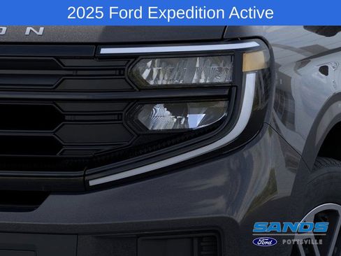 New 2025 Ford Expedition Active image 18