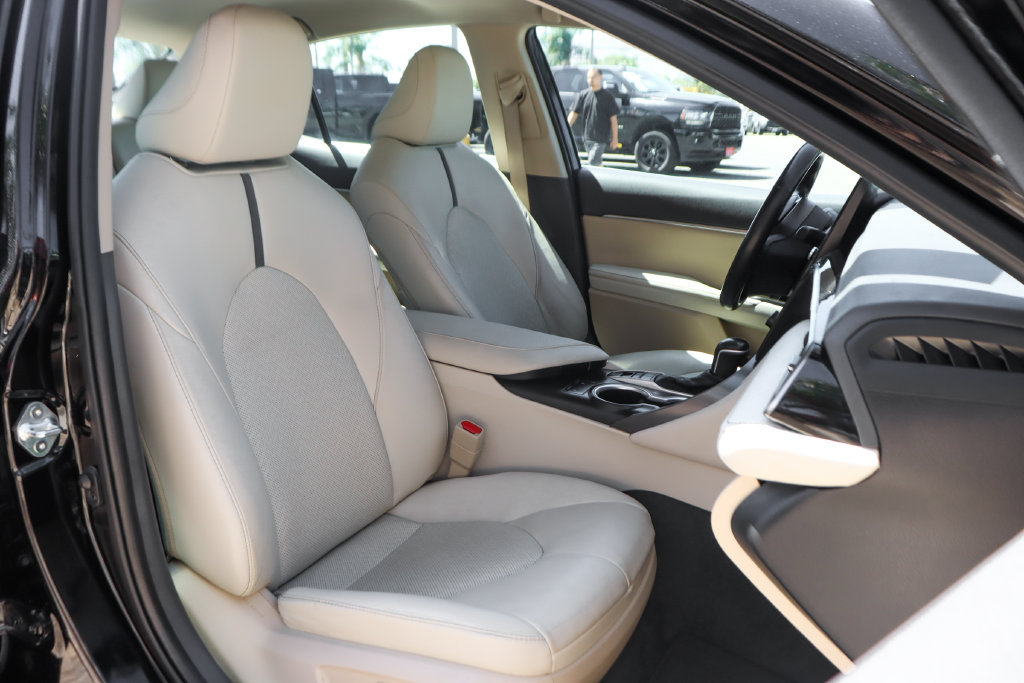 Used 2023 Toyota Camry XLE FWD image 37