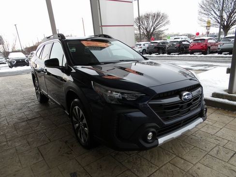 Used 2023 Subaru Outback Limited image 3