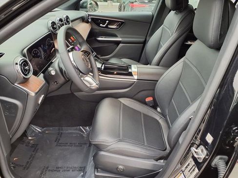 Used 2025 Mercedes-Benz GLC 300 image 16