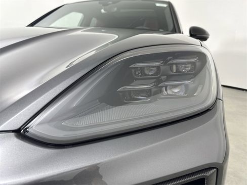 New 2026 Porsche Cayenne GTS image 11