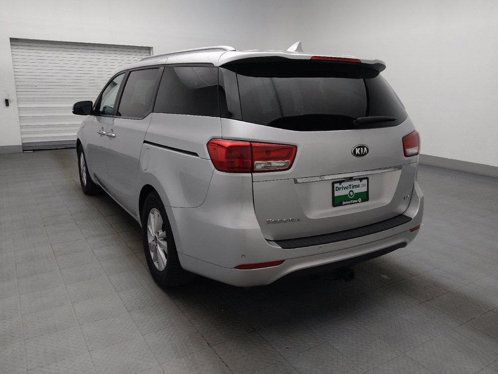 Used 2017 Kia Sedona LX w/ LX Essentials Premium Package FWD image 5