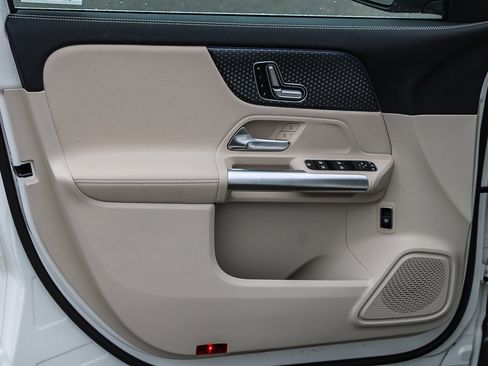 Certified 2025 Mercedes-Benz GLA 250 4MATIC image 19