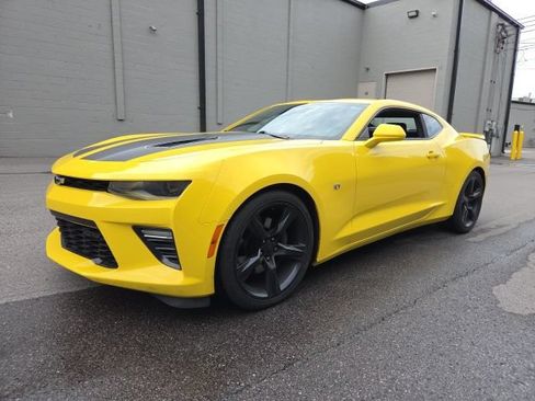 Used 2017 Chevrolet Camaro SS RWD image 7