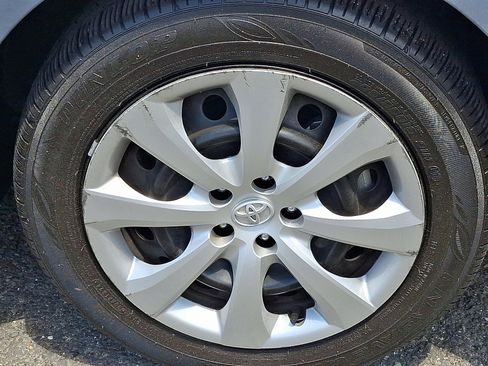 Used 2025 Toyota Corolla LE FWD image 9