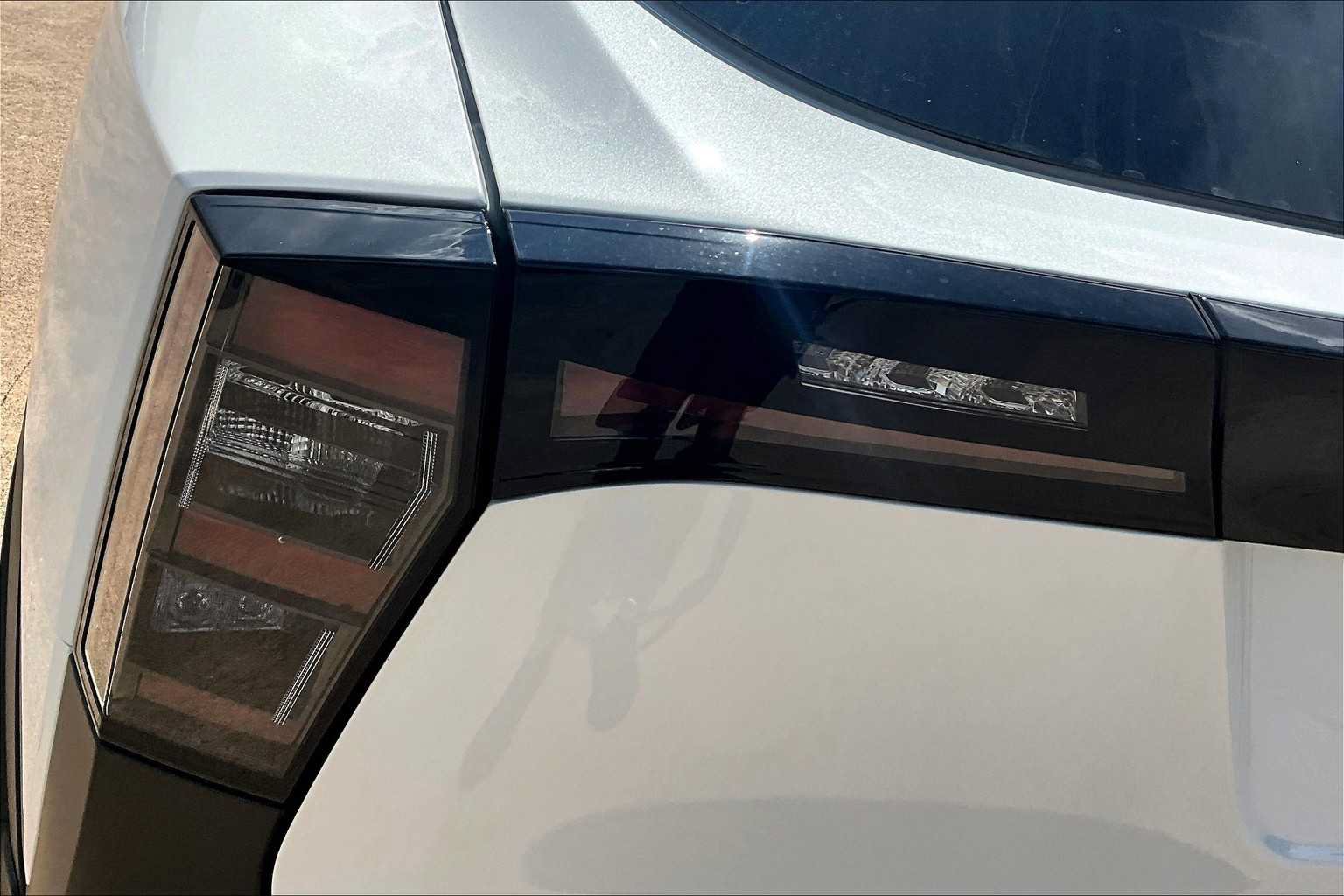 Used 2025 Nissan Kicks SV FWD image 12