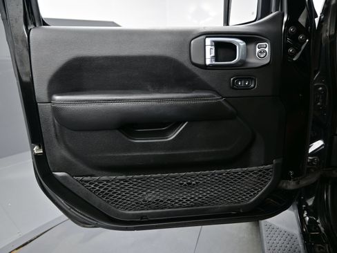 Used 2021 Jeep Wrangler Unlimited Sahara w/ Cold Weather Group AWD/4WD image 12