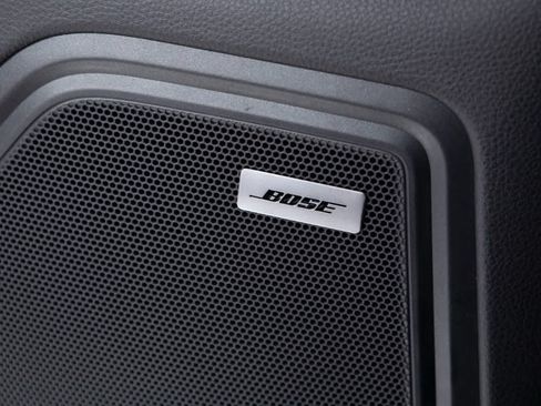 Certified 2026 Porsche Macan AWD/4WD image 32