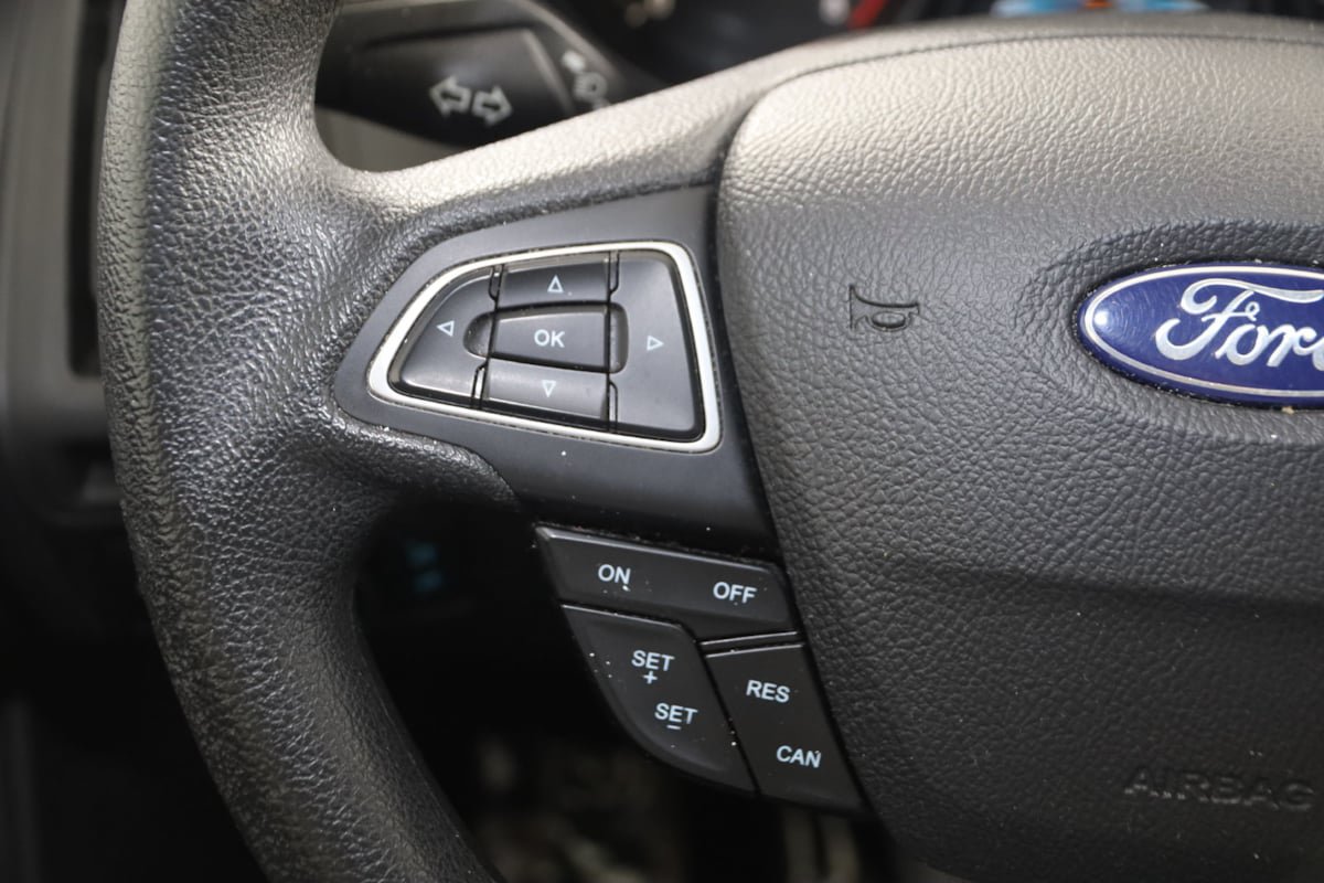 Used 2018 Ford Focus SE FWD image 24