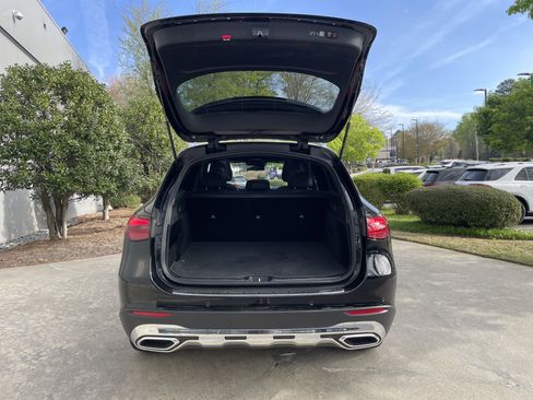 Certified 2025 Mercedes-Benz GLC 300 4MATIC w/ Driver Assistance Package image 9