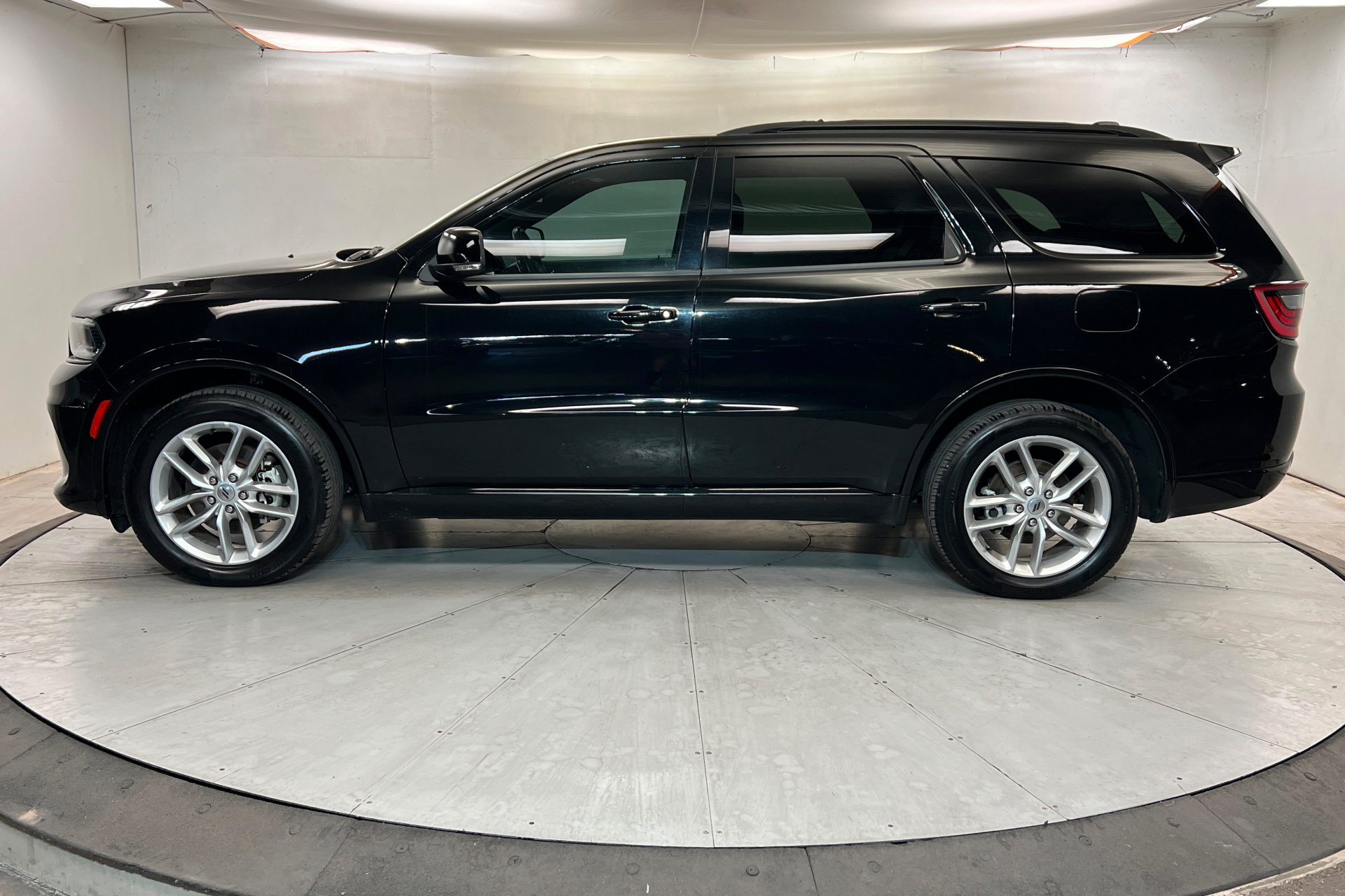 Used 2024 Dodge Durango GT AWD/4WD image 2