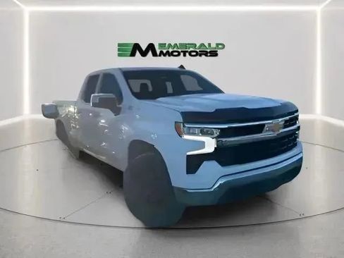 Used 2022 Chevrolet Silverado 1500 LT AWD/4WD image 1