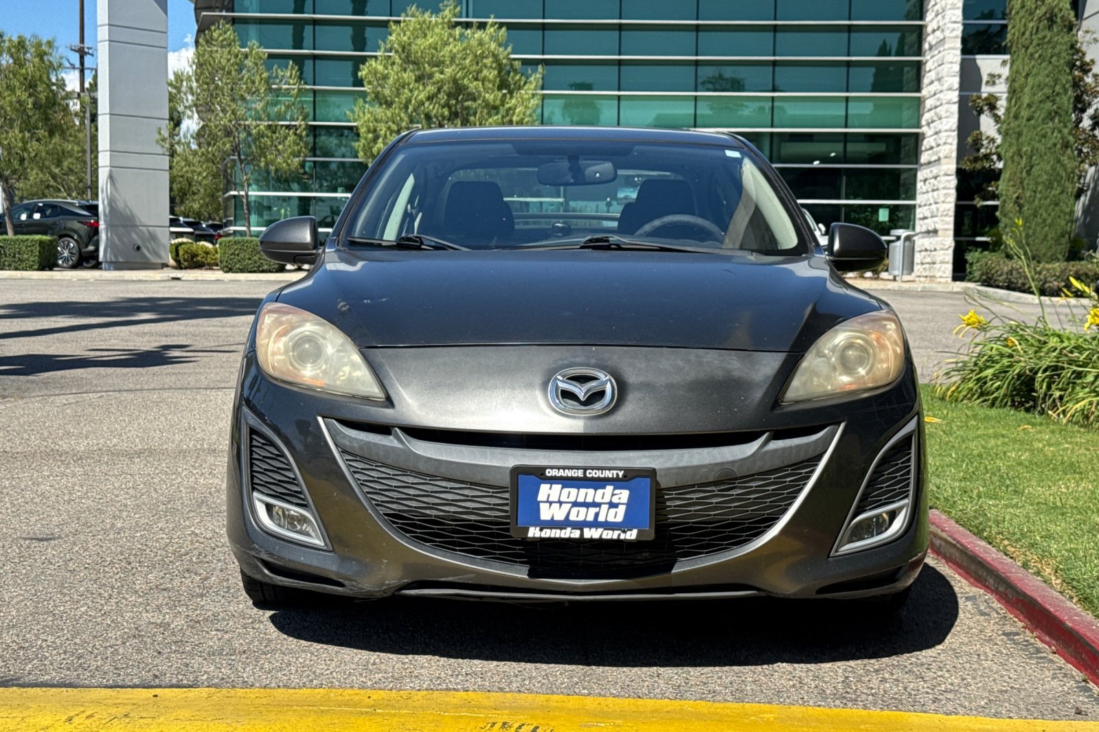 Used 2011 MAZDA MAZDA3 i Touring FWD image 3