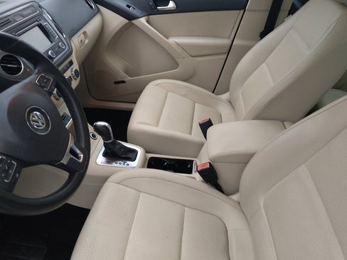 Used 2015 Volkswagen Tiguan SEL AWD/4WD image 17