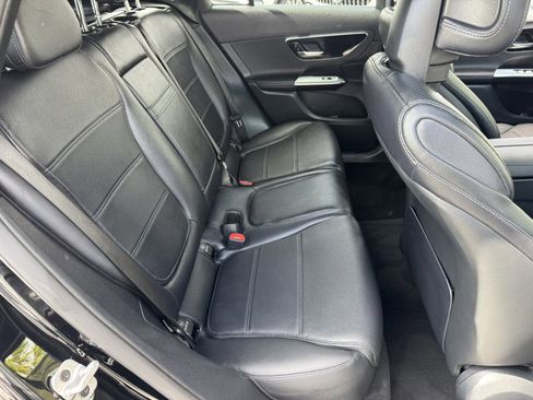 New 2025 Mercedes-Benz GLC 300 4MATIC image 5