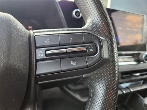 Used 2023 Chevrolet Colorado W/T image 23