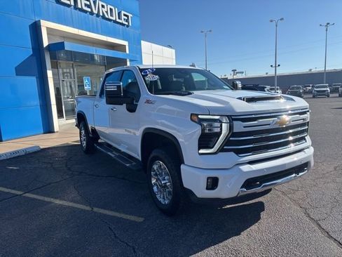 Used 2025 Chevrolet Silverado 2500 LTZ w/ Z71 Chrome Sport Edition image 9