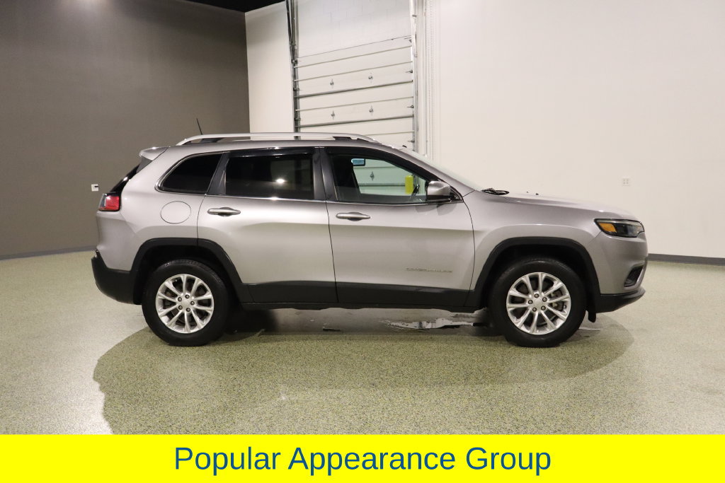 Used 2019 Jeep Cherokee Latitude w/ Cold Weather Group AWD/4WD image 11