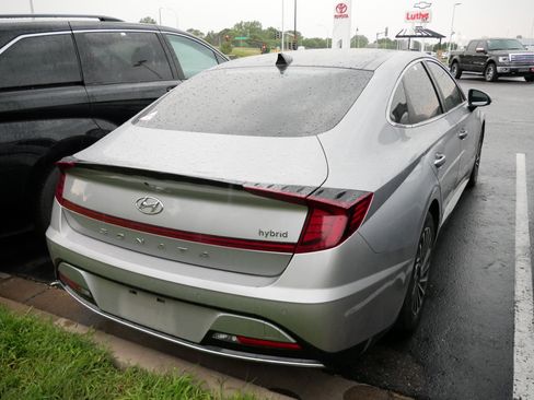 Used 2023 Hyundai Sonata Limited FWD image 4