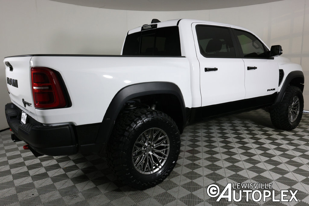 Used 2027 RAM 1500 4x4 Crew Cab image 5