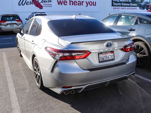 Used 2021 Toyota Camry SE image 11