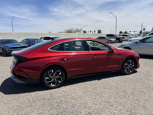 Used 2024 Hyundai Sonata SEL FWD image 4