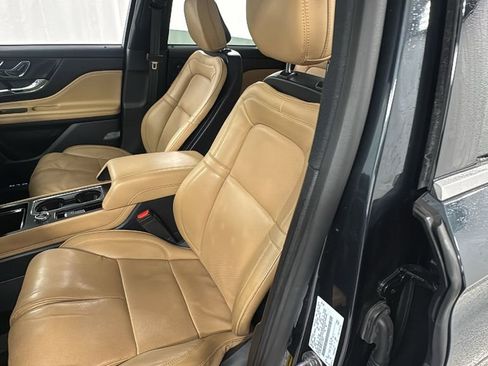 Used 2020 Lincoln Corsair Reserve image 10