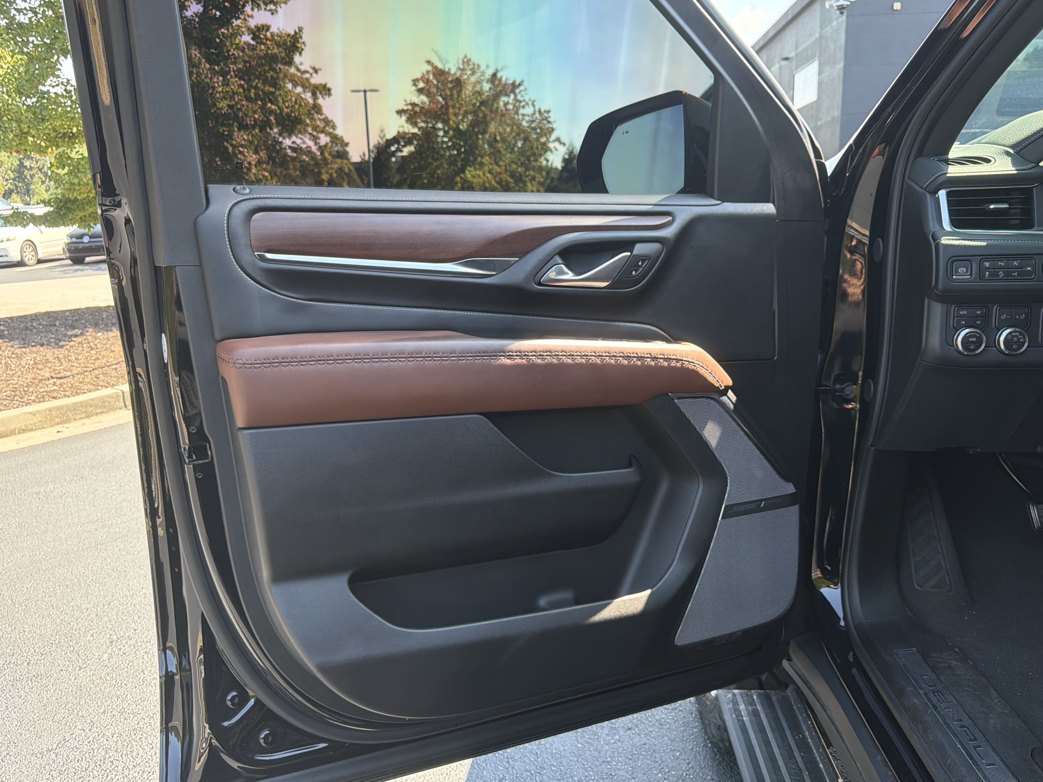 Used 2023 GMC Yukon Denali Ultimate w/ LPO, Floor Liner Package AWD/4WD image 26