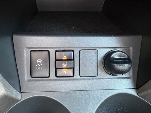 Used 2010 Toyota RAV4 Limited AWD/4WD image 52