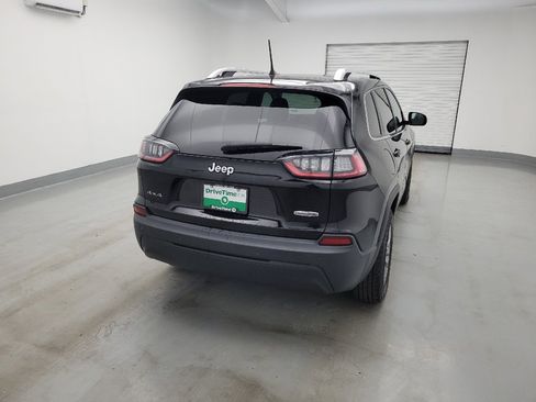 Used 2019 Jeep Cherokee Latitude Plus w/ Cold Weather Group AWD/4WD image 7