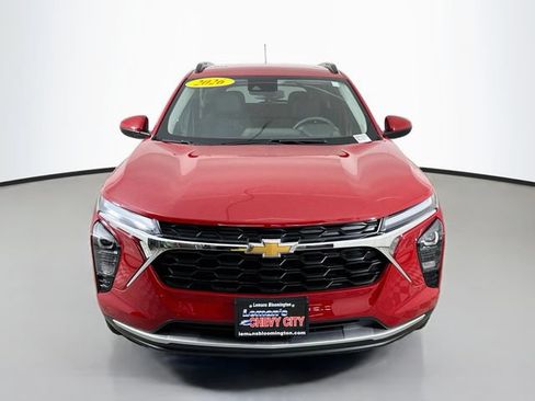 Used 2026 Chevrolet Trax LT w/ Driver Confidence Package FWD image 2