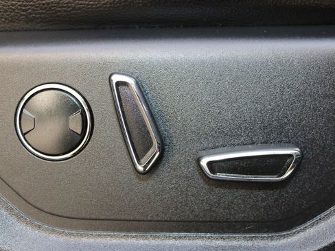 Used 2015 Ford F150 Lariat image 10