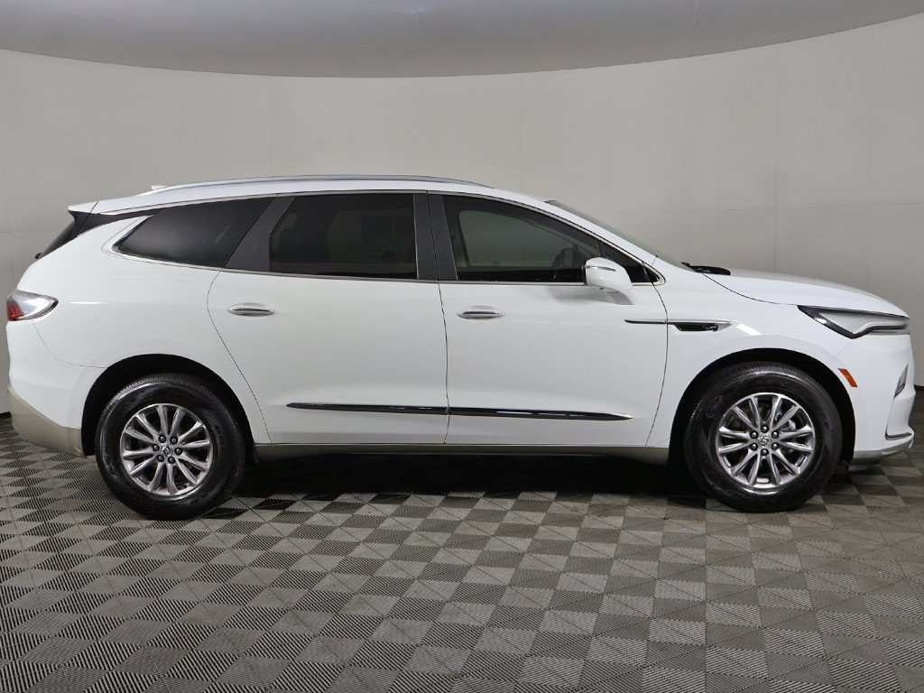 Used 2023 Buick Enclave Essence FWD image 19